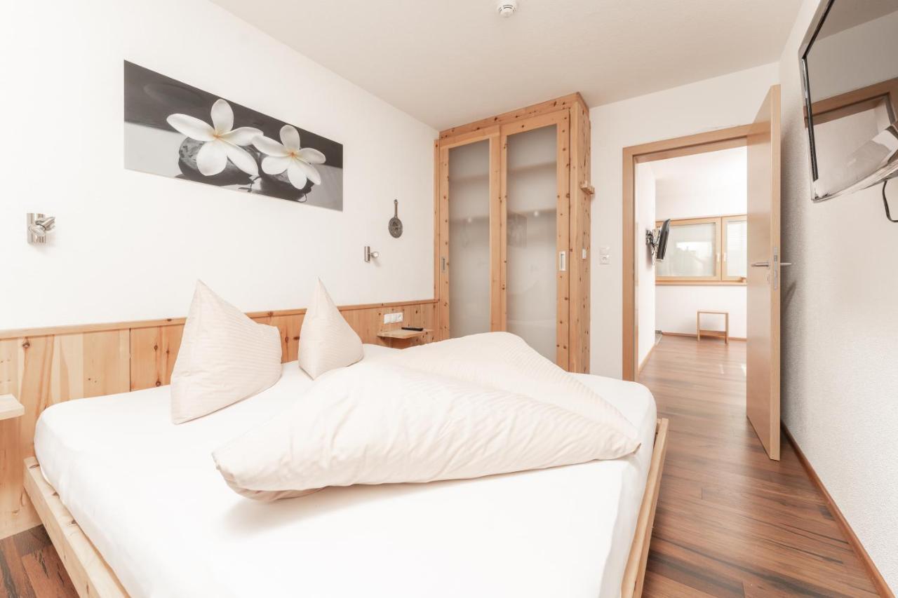 Aparthotel Ambiente Umhausen Ngoại thất bức ảnh
